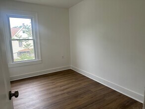 107 Willow St in Meriden, CT - Building Photo - Building Photo