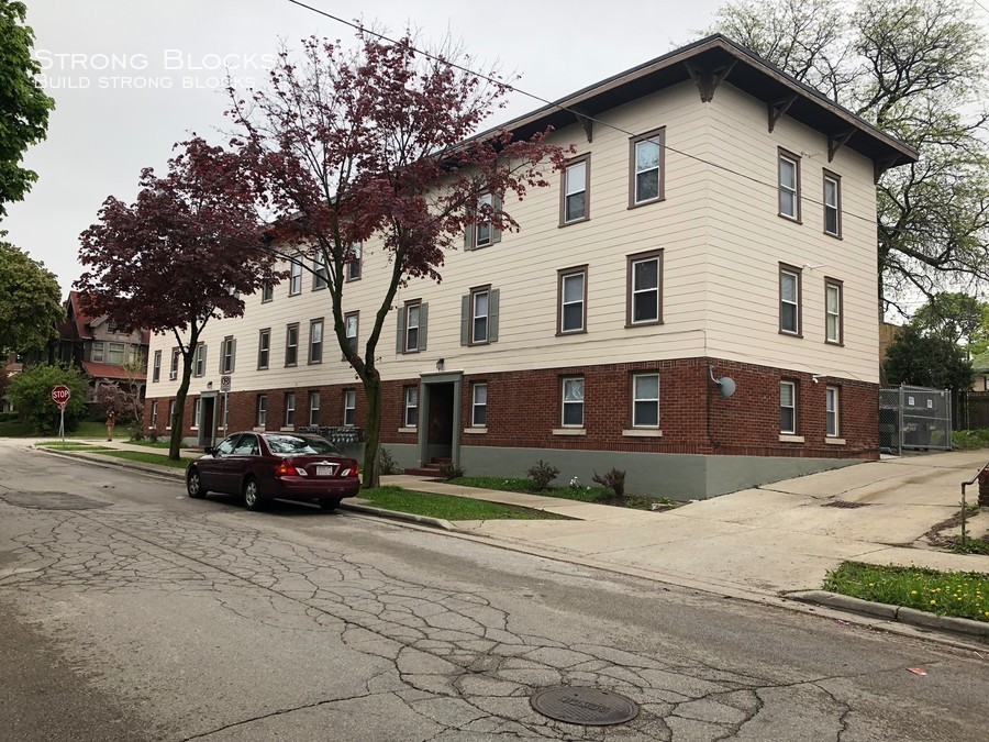 3311 W Juneau Ave-Unit -#5 in Milwaukee, WI - Building Photo