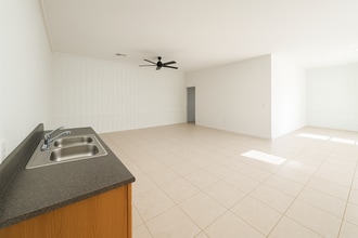 11111 Country River Dr, Unit Auxiliary Barn Unit in Parrish, FL - Foto de edificio - Building Photo