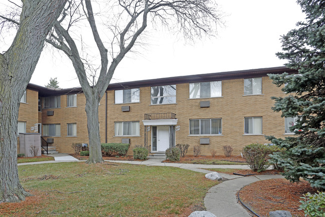 Holiday Manor in Warren, MI - Foto de edificio - Building Photo