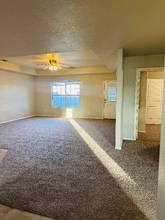 811 S Wyoming Ave in Roswell, NM - Foto de edificio - Building Photo