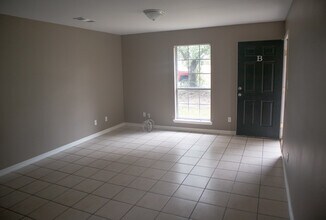 468 Mt Carmel Rd, Unit Duplex Unit B in Carriere, MS - Foto de edificio - Building Photo