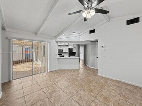 7658 Laurel Valley Rd in Ft. Myers, FL - Building Photo - Building Photo