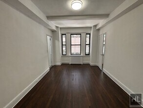 EAST 46 STREET in New York, NY - Building Photo - Building Photo