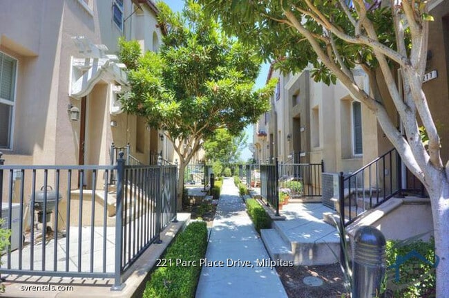 221 Parc Place Dr in Milpitas, CA - Building Photo - Building Photo
