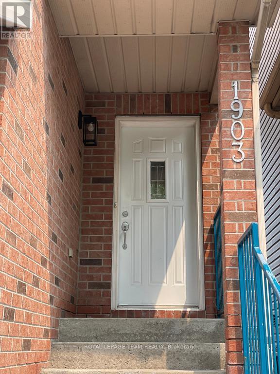 1903 Hampstead Pl in Ottawa, ON - Building Photo - Building Photo