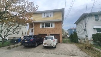 21 Rose St, Unit 2nd floor in East Rutherford, NJ - Building Photo