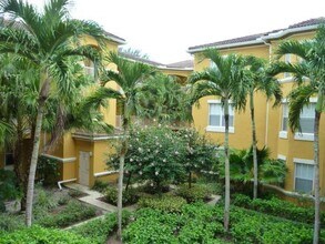 5045 Fairways Cir in Vero Beach, FL - Building Photo - Building Photo