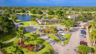 Grand Oaks At The Lake in Melbourne, FL - Building Photo
