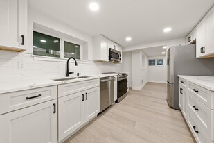 7804 Lake City Way NE in Seattle, WA - Building Photo