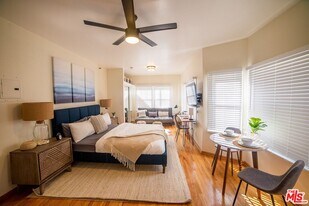 26 Breeze Ave in Los Angeles, CA - Building Photo