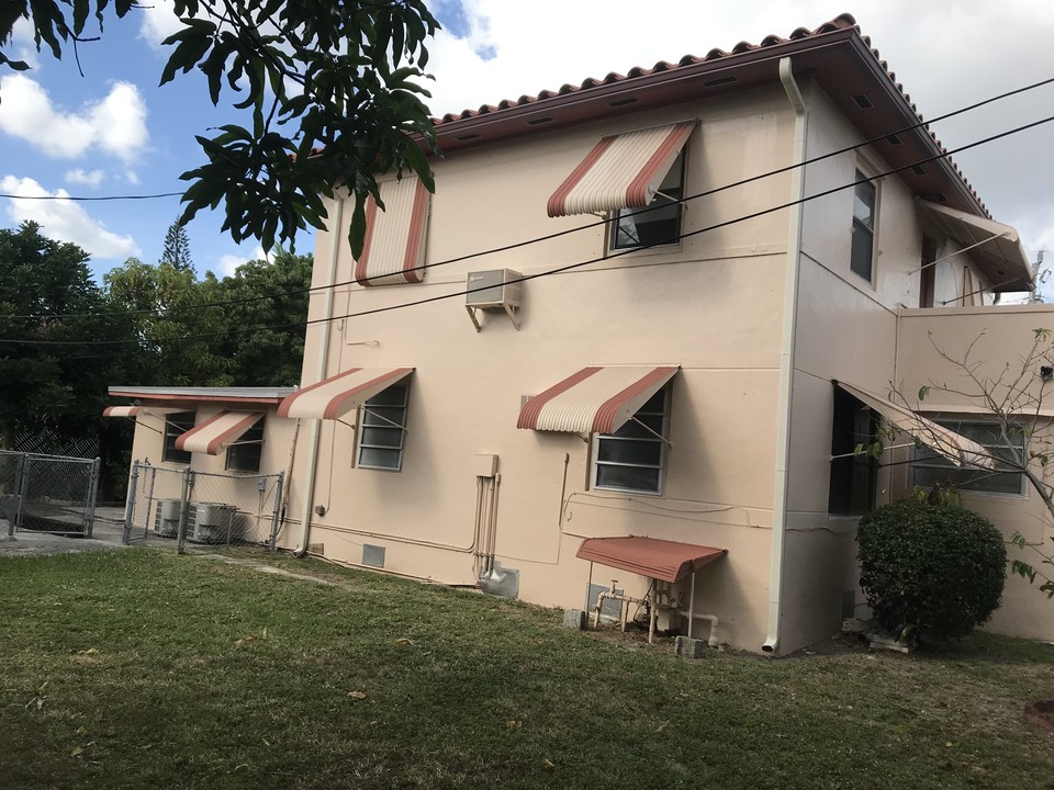 11430 NE 13th Ave in North Miami, FL - Building Photo