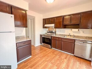 19920 Waterloo Ct in Germantown, MD - Building Photo - Building Photo