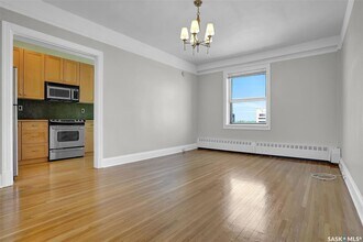 2305-2305 Victoria Ave in Regina, SK - Building Photo - Building Photo
