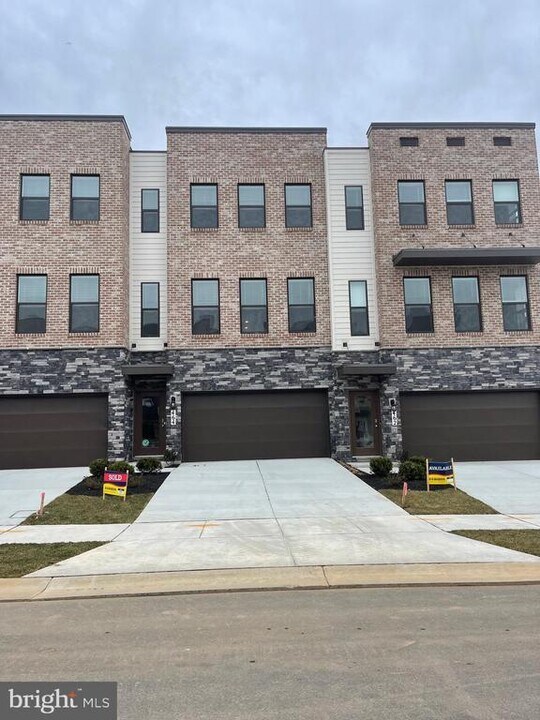464 Tiller St in Frederick, MD - Building Photo