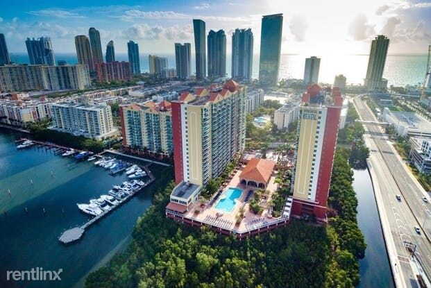 17000 N Bay Rd in Sunny Isles Beach, FL - Building Photo