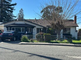 601 Falcon Dr in Vallejo, CA - Building Photo