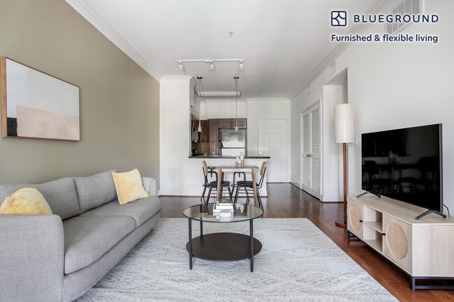 7225 Crescent Park W in Los Angeles, CA - Building Photo - Building Photo