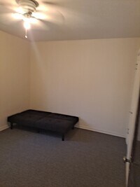 909 S Front St photo'