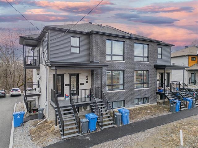 property at 848 Rue Saint-Louis