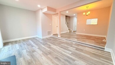 20117 Laurel Hill Way in Germantown, MD - Building Photo - Building Photo