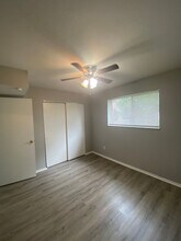 145 Reeb Ln in Florissant, MO - Building Photo - Building Photo