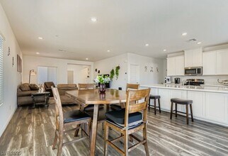 3746 Etendre Ct in Las Vegas, NV - Building Photo - Building Photo