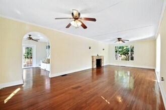 310 Columbia Dr in Lake Worth Beach, FL - Building Photo - Building Photo