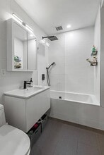 241 W 75th St in New York, NY - Building Photo - Building Photo