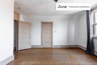 Private bedroom in 3 bed/1 bath Home in Boston, MA - Building Photo - Building Photo