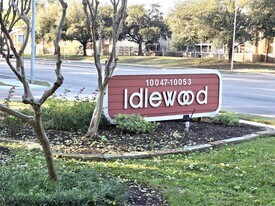 10053 Westpark Dr in Houston, TX - Building Photo