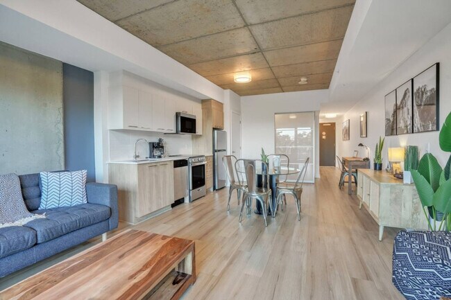 36 Robinson Ave