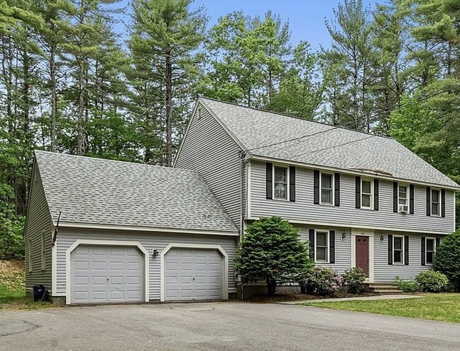 property at 465 Nashua Rd