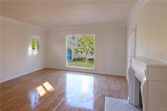 915 S Le Doux Rd in Los Angeles, CA - Building Photo - Building Photo