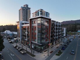 1496 Charlotte Rd in North Vancouver, BC - Building Photo