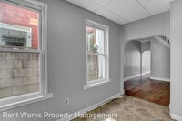 328 S Mount St photo'