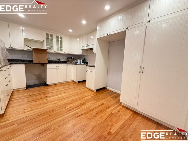 property at 39 Englewood Ave