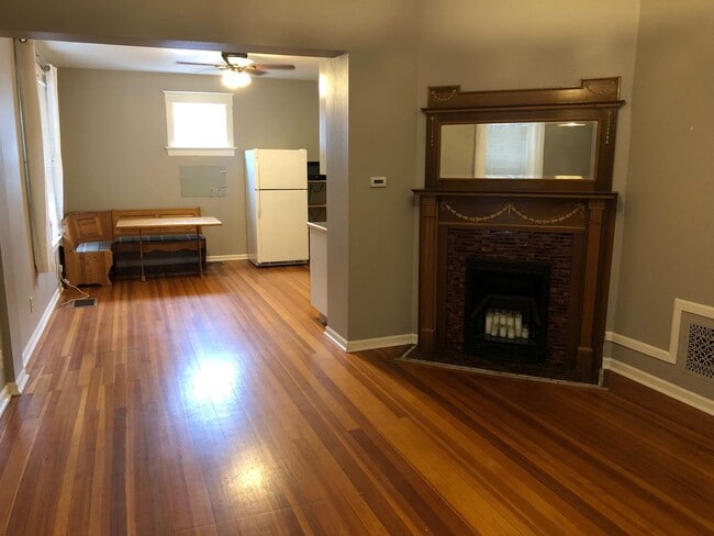 property at 217 E Oak St