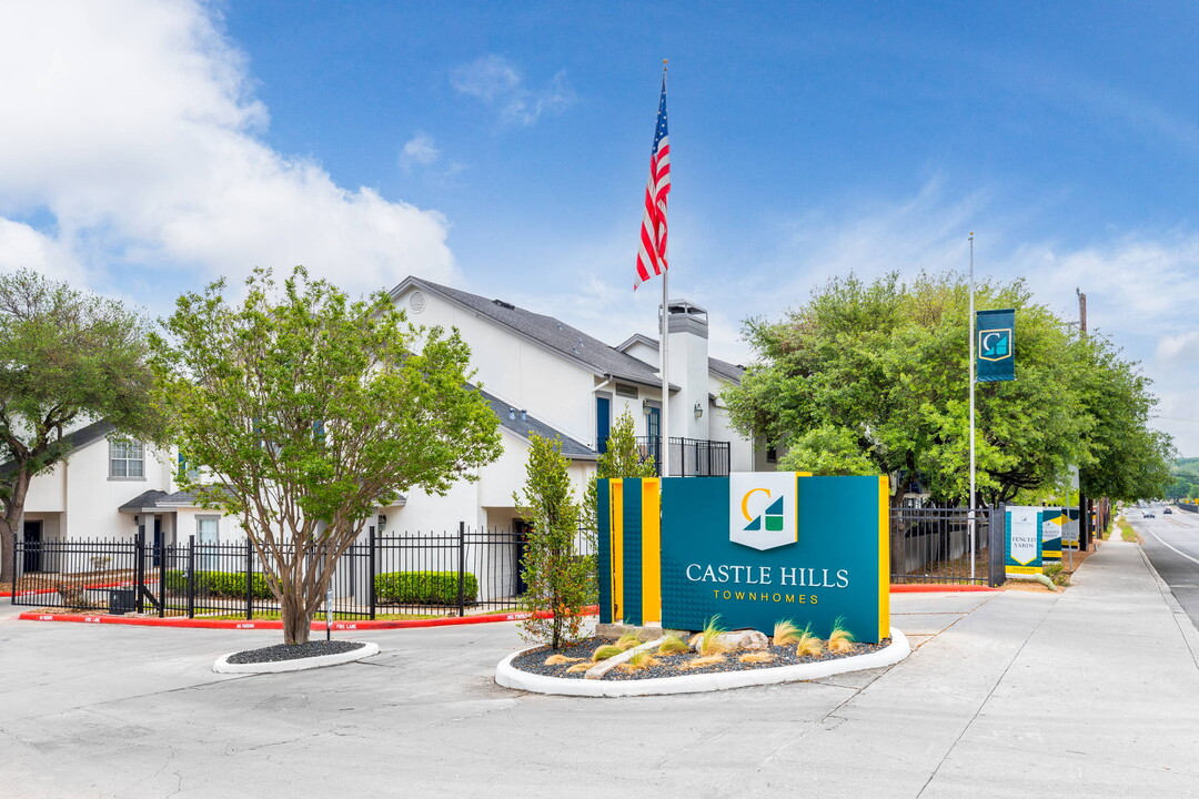 Castle Hills Townhomes in San Antonio, TX - Foto de edificio