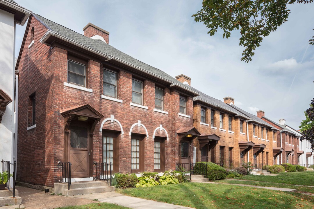 Lexington Village in Buffalo, NY - Foto de edificio