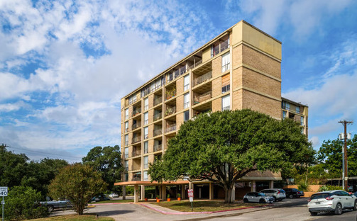 Four Oaks Apartments in San Antonio, TX - Building Photo