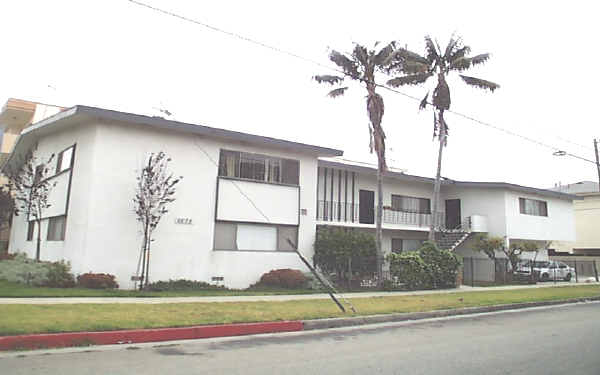 8675 Chalmers Dr in Los Angeles, CA - Building Photo - Building Photo