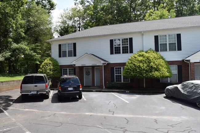 1224 14th St NE in Hickory, NC - Building Photo - Building Photo