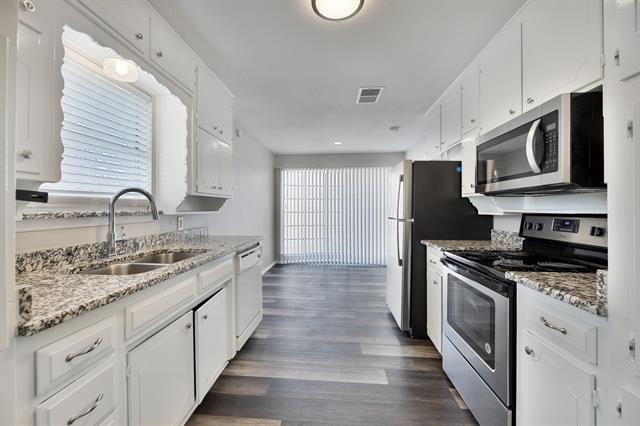 6609 Bernadine St in Watauga, TX - Building Photo - Building Photo