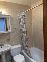 6063 60th Ln, Unit 3 in Maspeth, NY - Foto de edificio - Building Photo