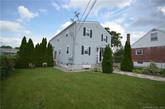 258 Rakoczy Ave in Fairfield, CT - Foto de edificio - Building Photo