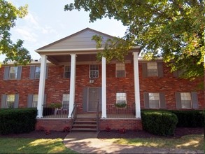 Windsor Court in Knoxville, TN - Foto de edificio - Building Photo