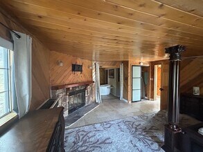 716 Barrett Way in Big Bear, CA - Building Photo - Building Photo
