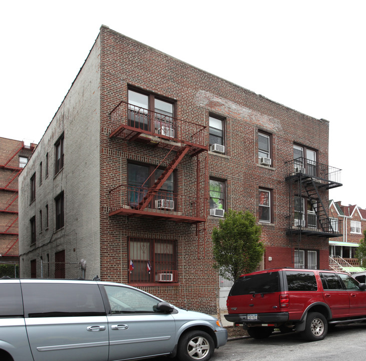 359-363 E 34th St in Brooklyn, NY - Building Photo