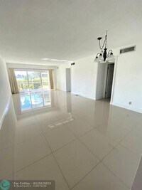 2950 N Palm Aire Dr photo'